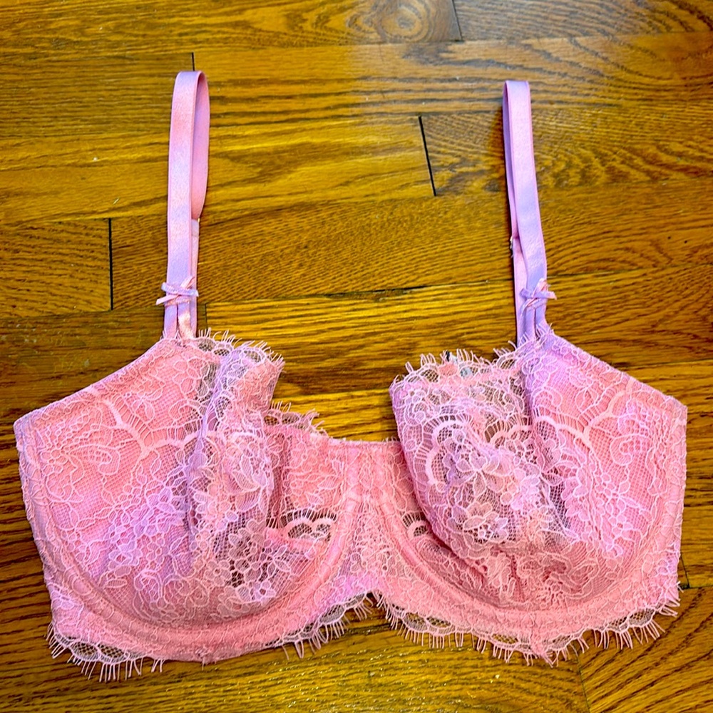 Victoria Secret Unlined Demi 32DD Bra BRAND NEW